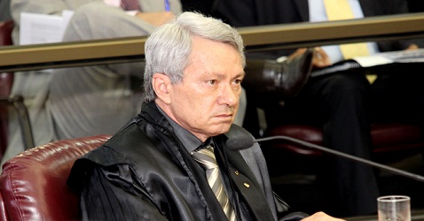 O relator do processo, conselheiro José Alves Viana (Foto: Karina Camargos Coutinho)